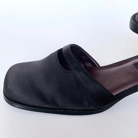 New Vintage Unlisted black satin ankle strap shoes - Picture 6 of 8